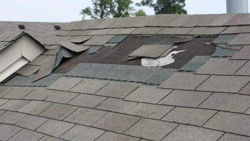 4 Warning Signs Your Lake Bluff Roof Is In Disrepair