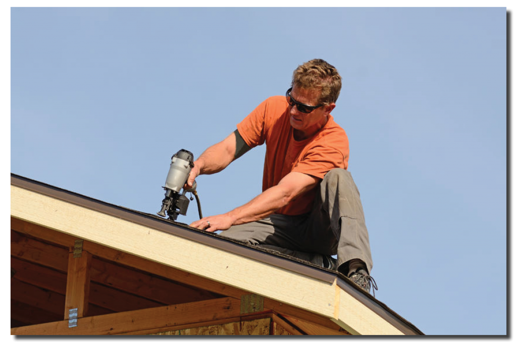 expert roofer replacing a roof in Lake County, IL